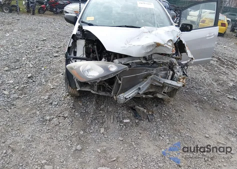 2011 Honda Fit z USA, uszkodzony, nr VIN JHMGE8H35BC023982